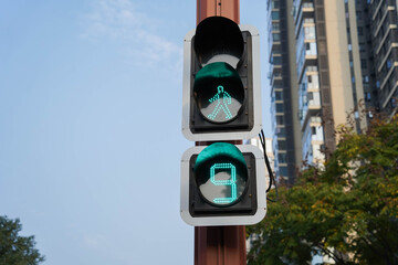 Traffic light with green light and number
