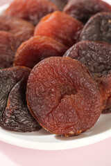 Xinjiang Dried Apricots - Premium Black Preserved Fruit from China