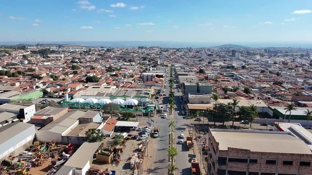 Carmo do Parana&iacute;ba &ndash; MG | Vista A&eacute;rea em 4K | Imagens da Cidade no Alto Parana&iacute;ba