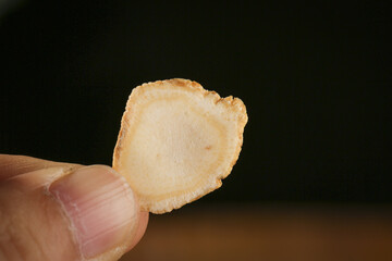 Changbaishan Ginseng Root Slice - Traditional Chinese Medicine Herbal Supplement for Health and Wellness