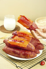 Shandong Baked Red Sweet Potato with Sugar Glaze - Traditional Chinese Snack