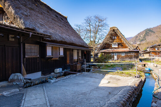 日本の岐阜の白川郷の合掌造りの古民家