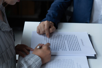 Lawyer give suggestions to client and signing contact