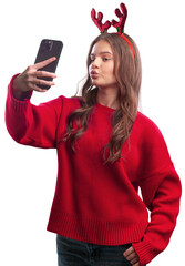 Naklejka premium Young woman Christmas hat with phone