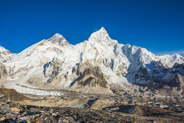 Obraz premium The Khumbu glacier en route to Everest Base Camp. Himalayas, Nepal
