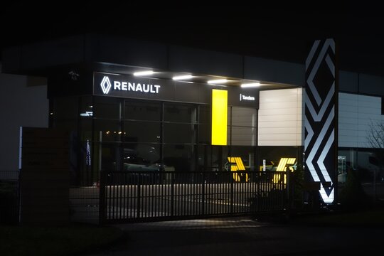 Kielce, Świętokrzyskie, Poland - November, 10-2025: Renault car lounge, sale of personal cars.