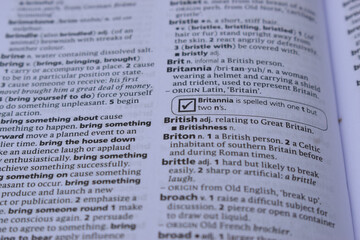 Obraz premium English Dictionary Page Close Up With The Word Meaning Of -briton