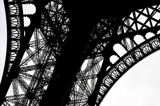 Eiffel Tower, close-up, silhouette, Paris, &Icirc;le-de-France, France