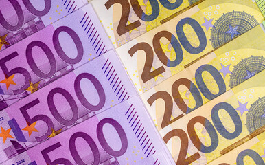 500 and 200 euro banknotes