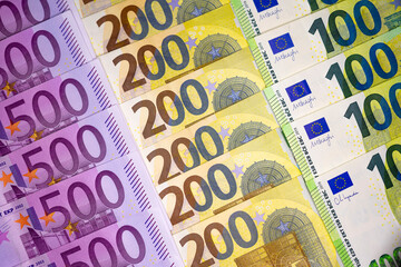 500, 200 and 100 euro banknotes
