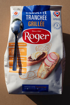 Paquet de biscottes grill&eacute;es de la marque fran&ccedil;aise Roger