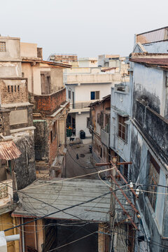 Old Ahmedabad Residential Alley &ndash; Traditional Architecture and Narrow Streets 