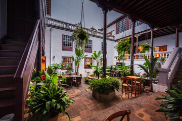 Historischer Innenhof in San Cristóbal de La Laguna, Teneriffa © Michael Eichhorn