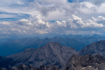 Obraz premium Dramatic Clouds Over the Wetterstein Mountains, Bavarian Alps