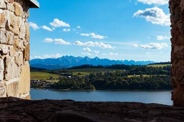 Fototapeta premium Widok na Tatry z Zamku w Czorsztynie