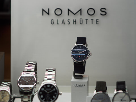 NOMOS Glashutte: Elegant Timepieces Showcased in Storefront