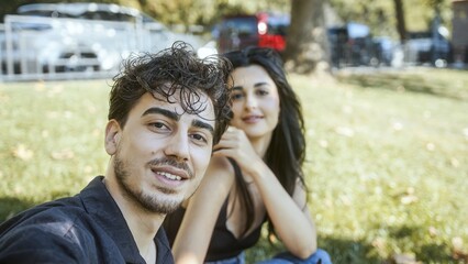 Fototapeta premium Couple Enjoying a Sunny Day in the Park