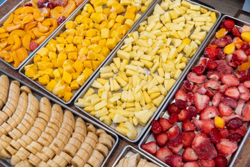 freeze dry trays with fruit