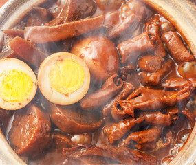 豚のもつの煮込み