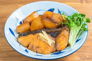 ヒラマサと大根の煮物