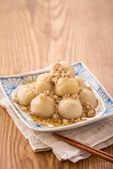 里芋の鶏そぼろ餡掛け