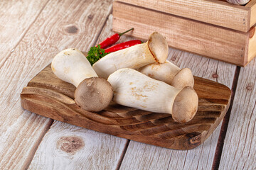 Asiam mushrooms raw eringi heap