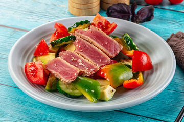 Salad with tuna tataki and avocado