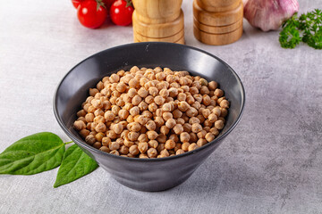 Raw dry chickpea in the bowl