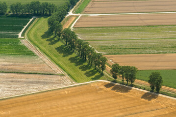 vue a&eacute;rienne de la Baie du Mont Saint Michel en France