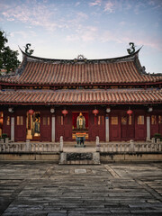 Fototapeta premium Minnan Style Ancient Temple at Dusk