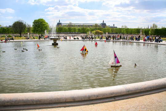 Paris, jardin de tuileries, grand bassin rond,