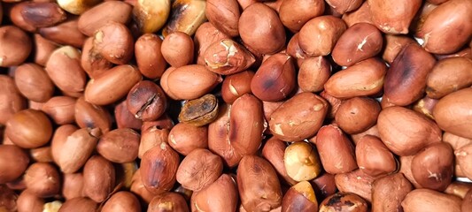 Roasted peanuts fo the background