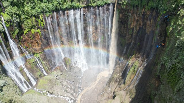 Tumpak Sewu Indonesia rainbow view 