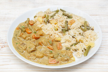Korma végétarien – plat indien crémeux aux légumes