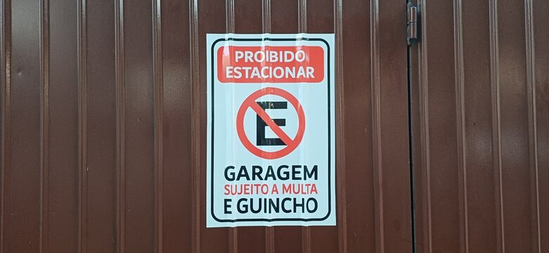 Garagen Verbotsschild Brasilien &ndash; Proibido Estacionar, Parkverbot, Abschleppgefahr, portugiesisch, Stra&szlig;enschild