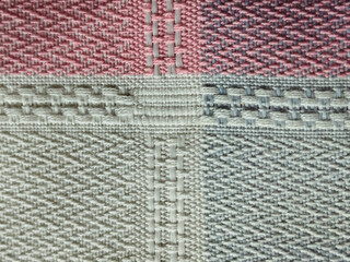 Primer plano de textura de tela con patr&oacute;n de cuadros y tejido geom&eacute;trico