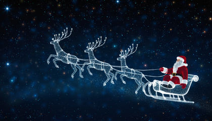 Santa Claus, vestido de rojo, vuela en su trineo sobre un paisaje nevado o nube azul oscura. Lo que tira del trineo son siluetas de renos hechas completamente de puntos de luz brillante.