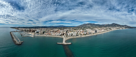 Vista a&eacute;rea de la playa del centro de Fuengirola, Andaluc&iacute;a
