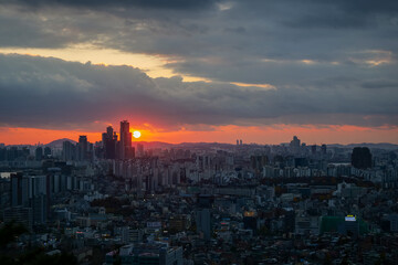 석양, sky, 도시, 구름, 태양, 건물, 일출, 실루엣, 저녁, 스카이 라인, 나이트, 다크, 건축, 오늘밤, orange, 네이처, 도시 풍경, red, 경관, 라이트, blue