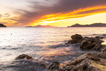 Sonnenuntergang auf der Insel Otok Lopud, Elafiten, Dalmatien, Kroatien, mit Blick auf Sipan