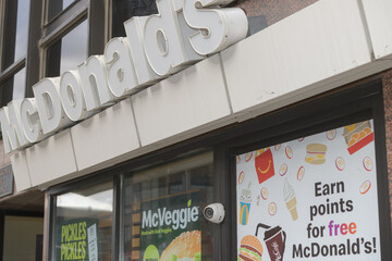 Fototapeta premium McDonald's, fast food restaurant, 20 Eglinton Av E, Toronto