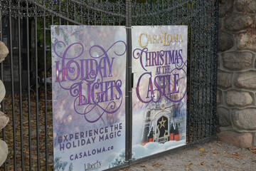 Fototapeta premium Holiday Light, Christmas at the Castle, Casa Loma (entrance at Walmer Rd and Davenport Rd), Toronto