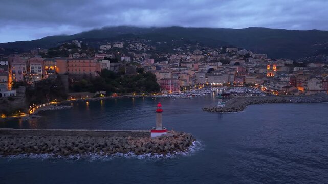 Bastia, le vieux-port en d&eacute;but de soir&eacute;e