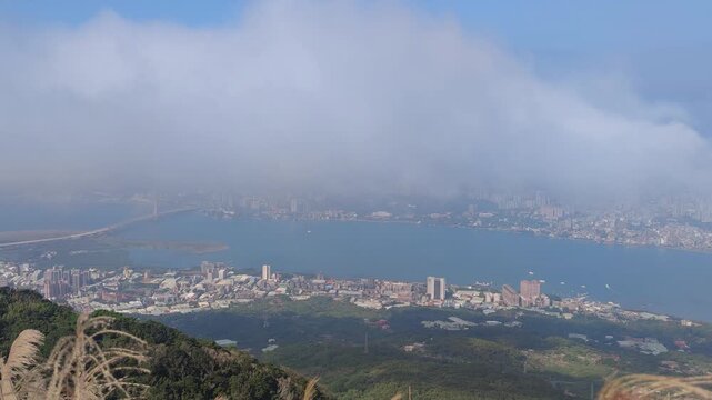 Guanyin Mountain: Tough Guys Lead the Way in the Scenery, New Taipei City, Taiwan