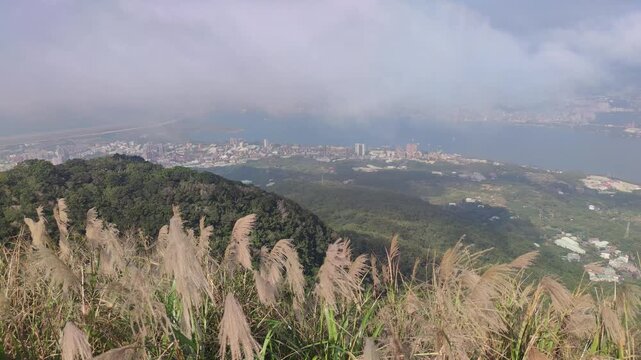 Guanyin Mountain: Tough Guys Lead the Way in the Scenery, New Taipei City, Taiwan