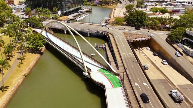 Traffic at Newstead and the Inner City Bypass in Brisbane.