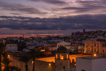 Obraz premium Sousse Archaeological Museum and Great Mosque of Sousse at Sunset