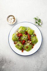 Spinach ravioli with sun dried tomatoes