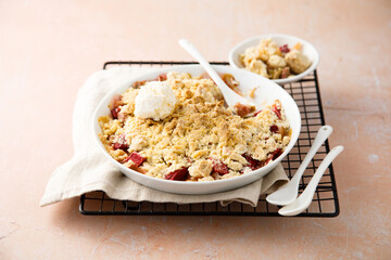 Plum crumble with cream cheese