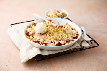 Plum crumble with cream cheese